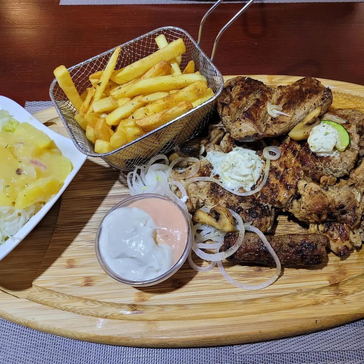 Grillplatte Mit 5 Versch Fleisch
