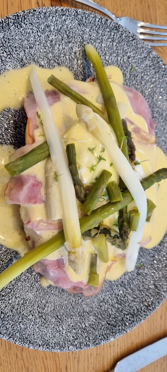 Eggs Benedict