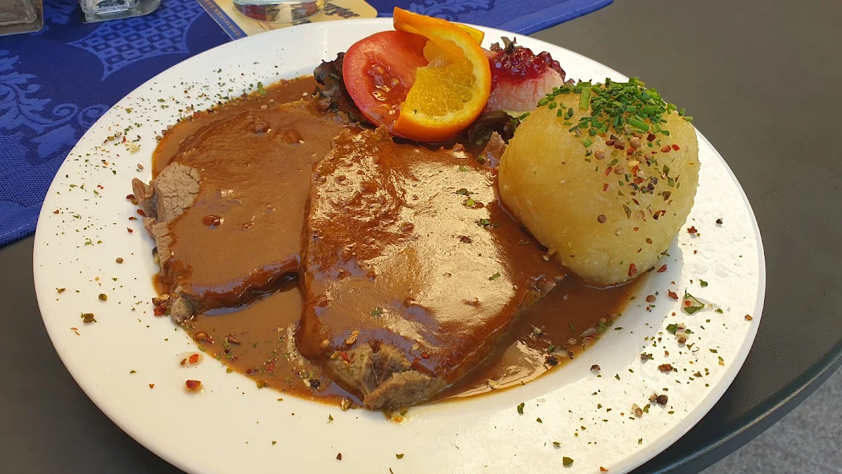 Rinderbraten Mit Wurzelrahmsauce
