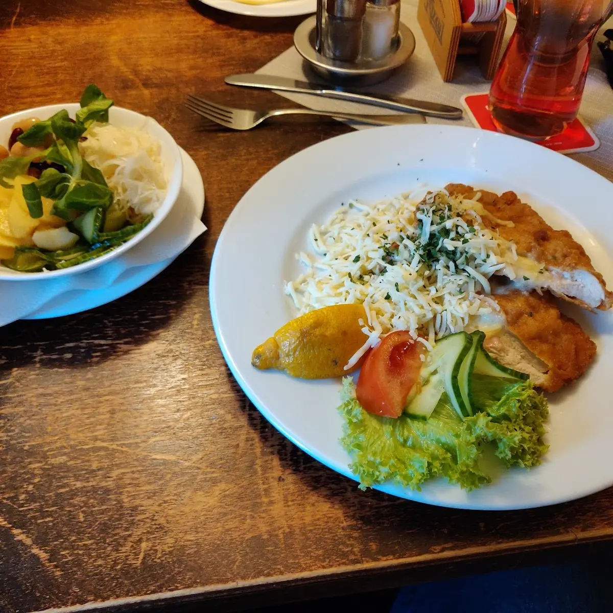 Cordon Bleu Mit Gemischten Salat