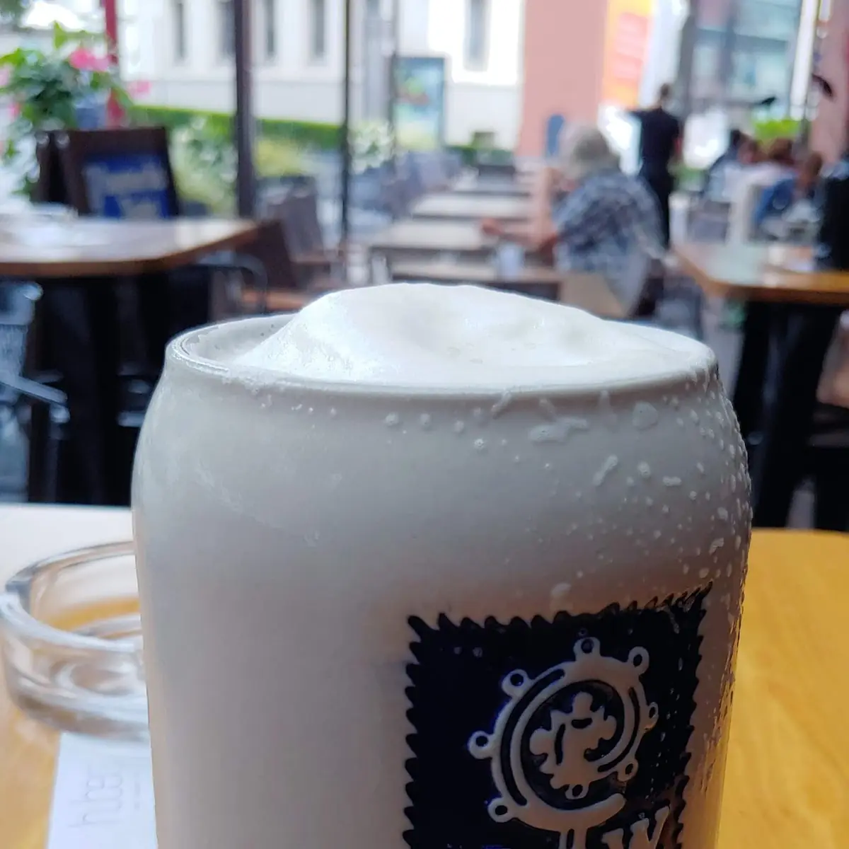 Bayrisches Bier Im Gekühlten Tonkrug