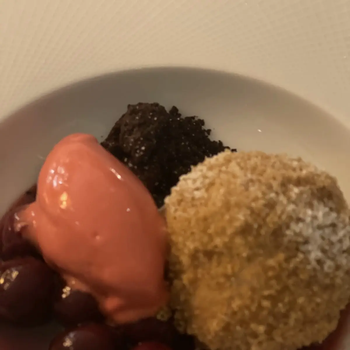 Himbeer Eis Mit Kirschen