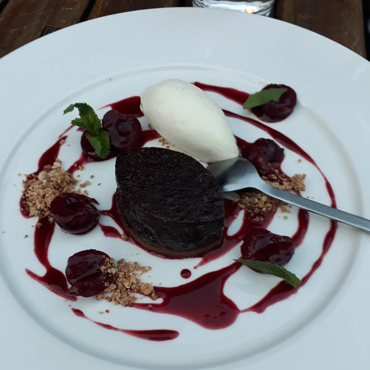 Schokokuss Mit Kirschen