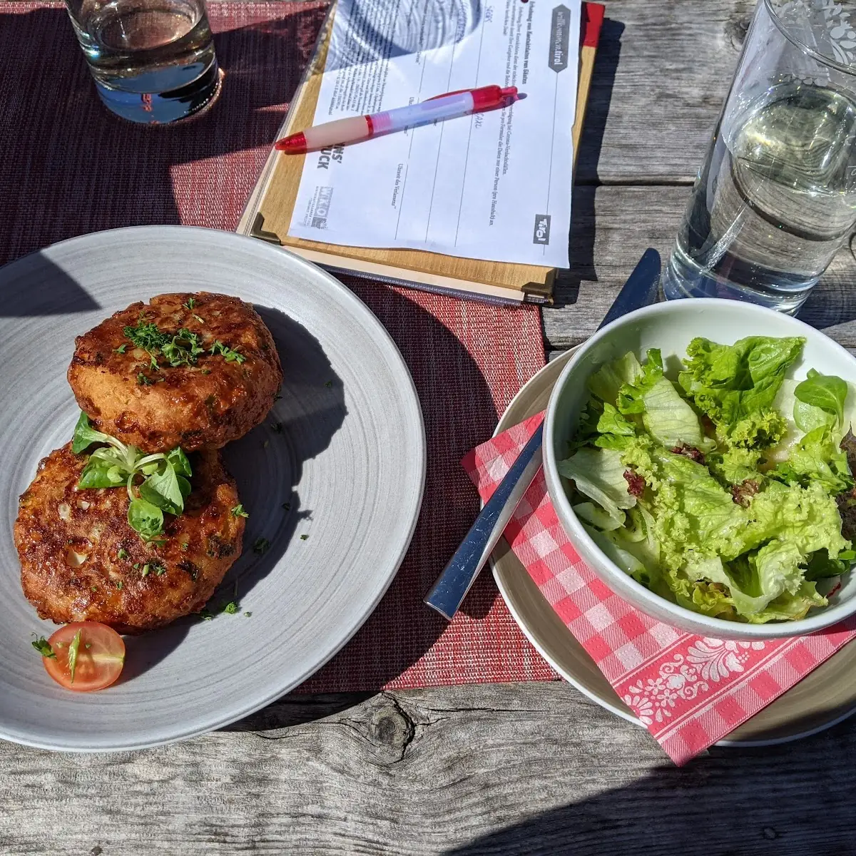 Kaspressknödel Mit Salat