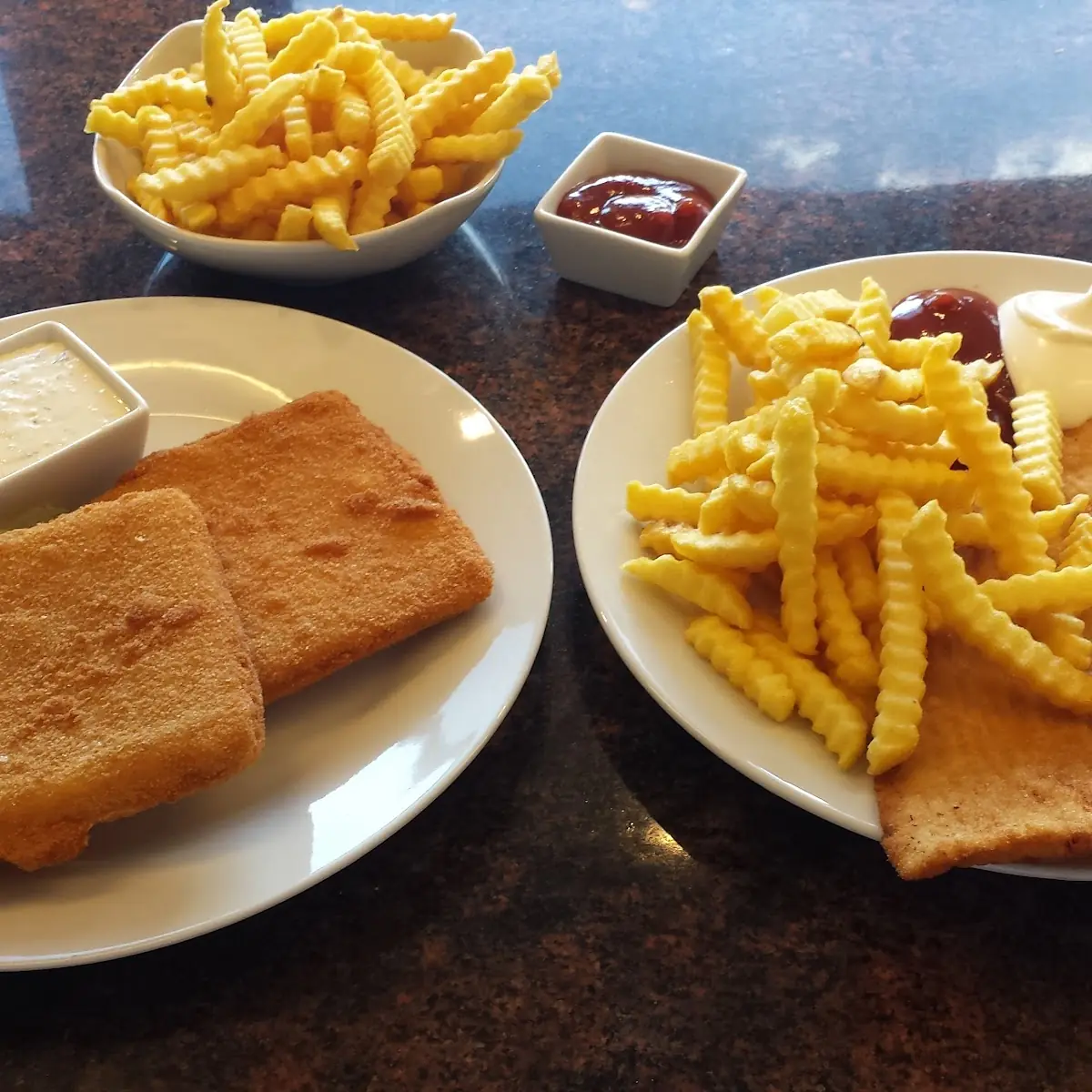 Schnitzel Normal Mit Pommes