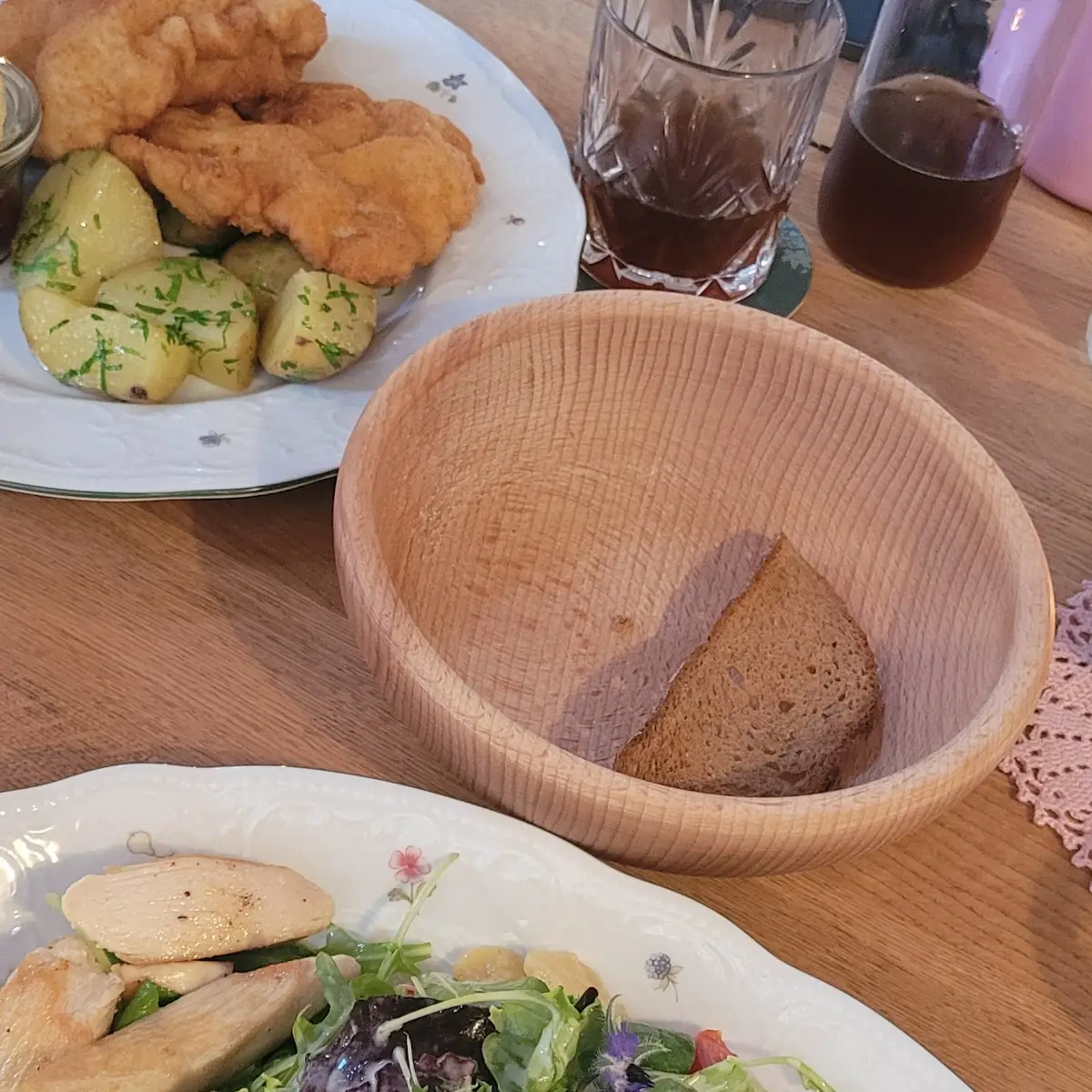 Gemischter Salat Mit Gebratenen Hühnerfilets