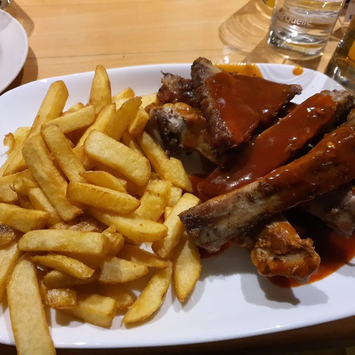 BBQ Sparerips & Pommes