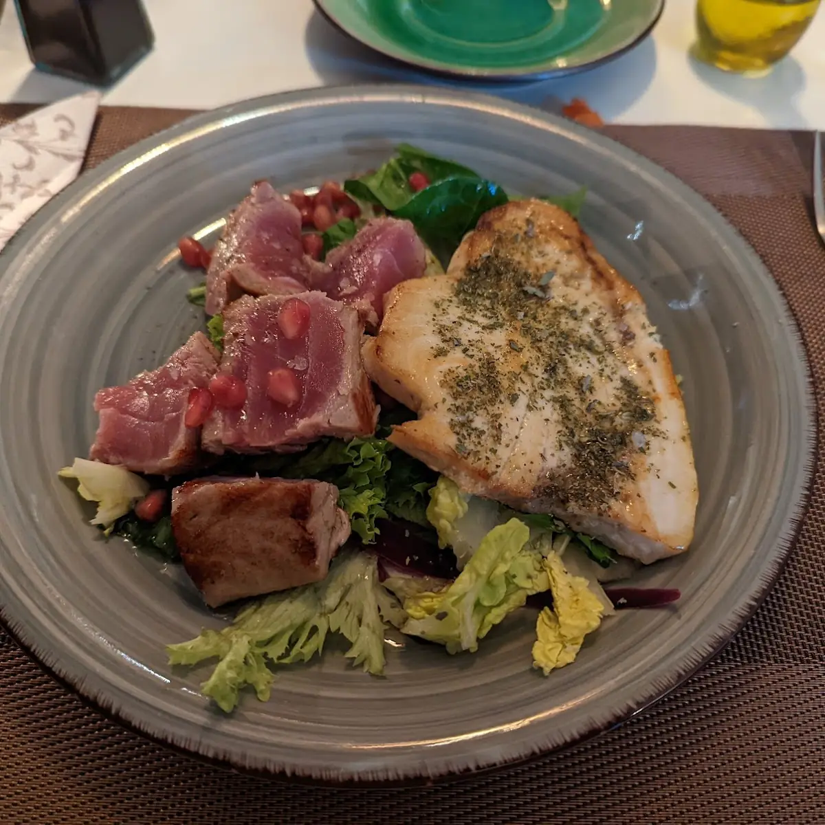 Tonno Alla Griglia Su Insalatina Croccantel