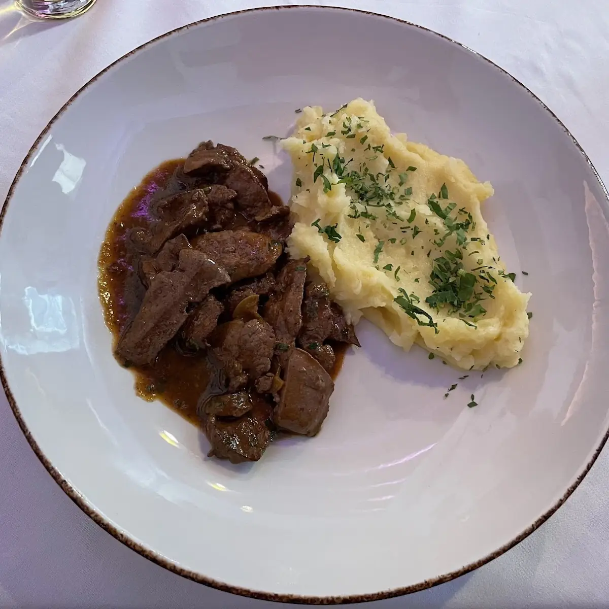 Geröstete Kalbsleber Mit Kräuterpüree