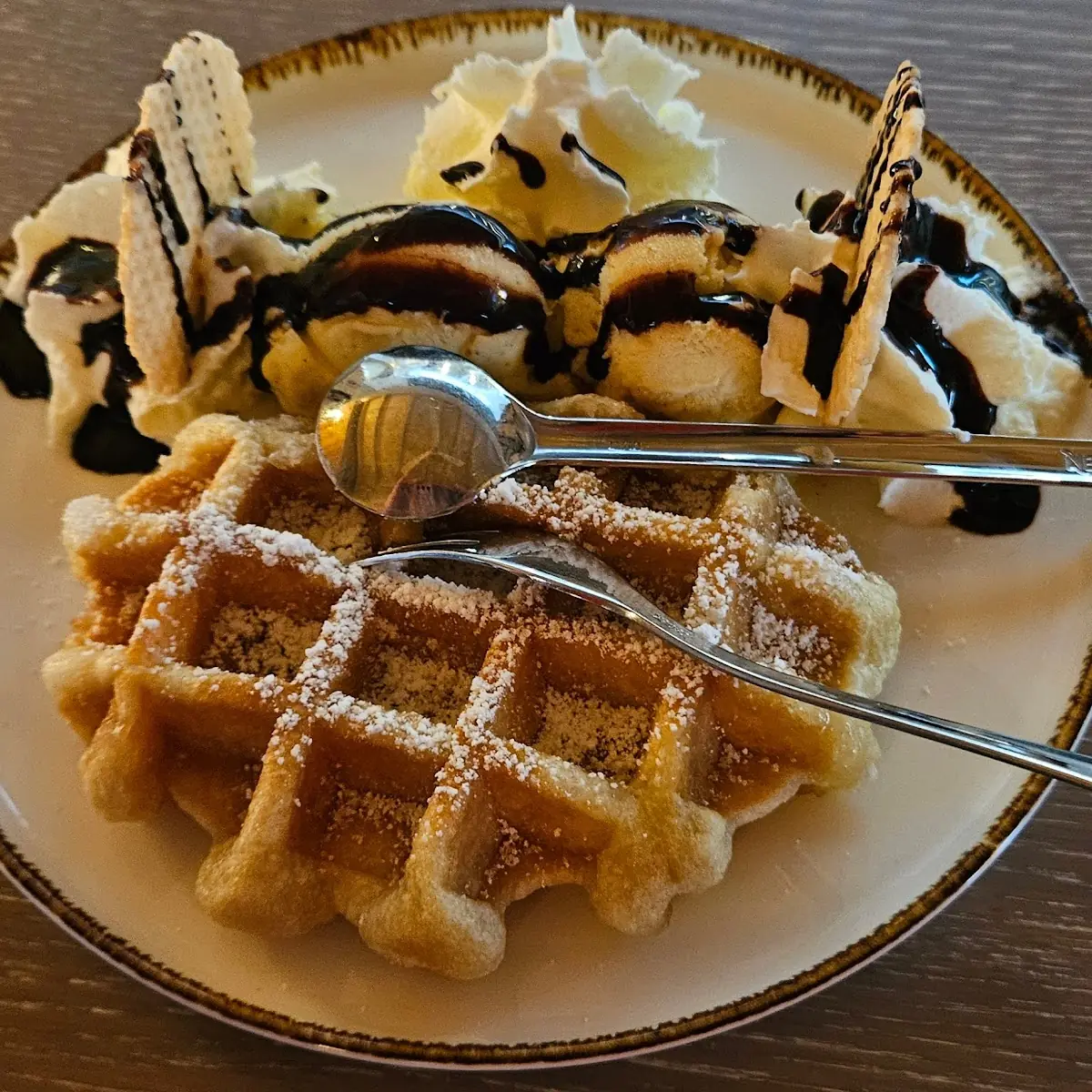Warme Waffel Mit Vanilleeis