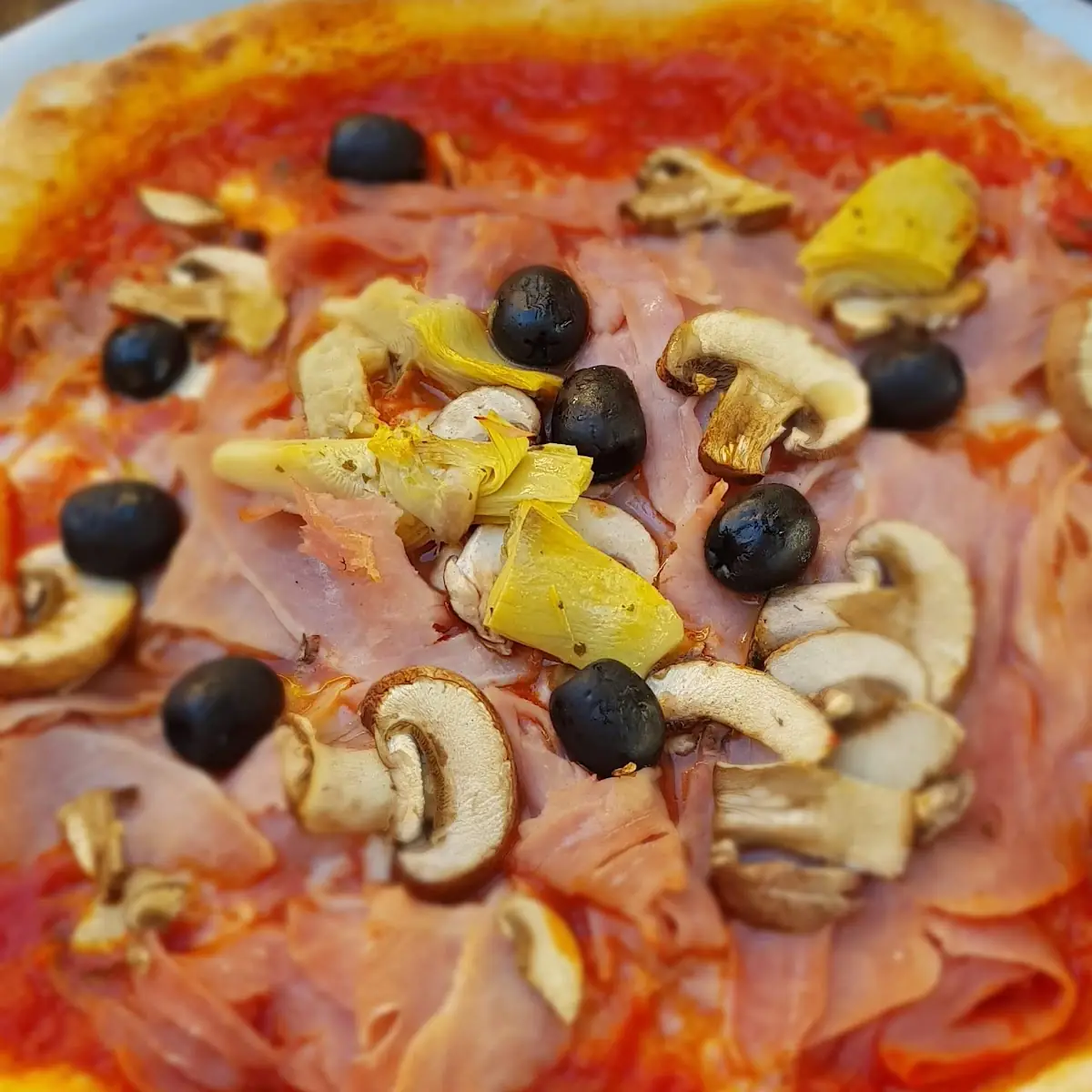 Pizza Capricciosa