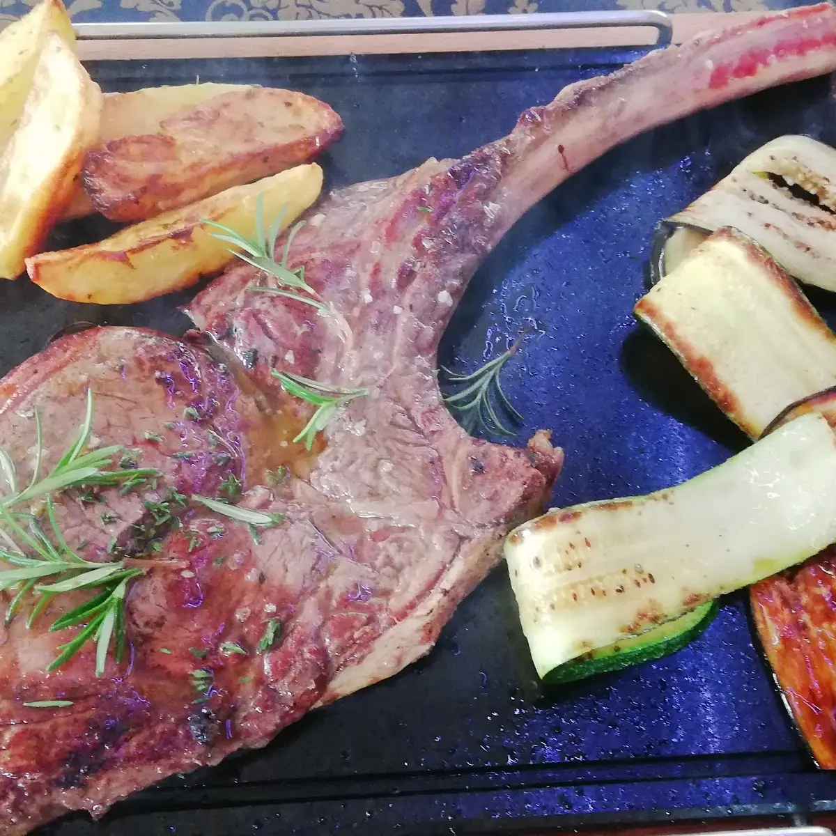 Tomahawk Steak
