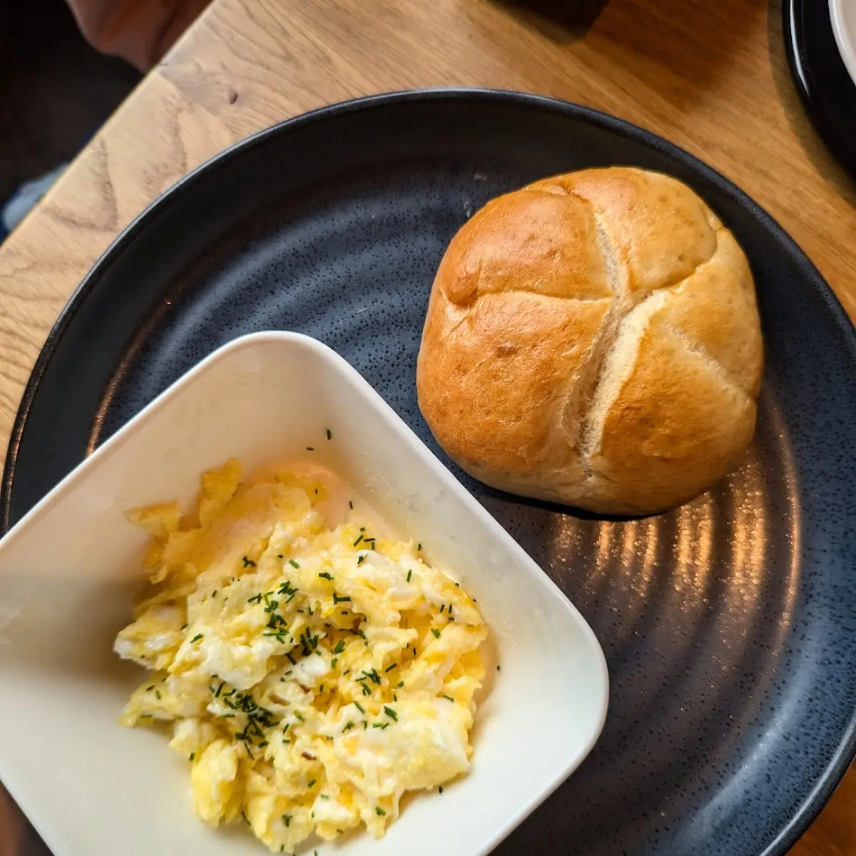 Scrambled Eggs with Semmel