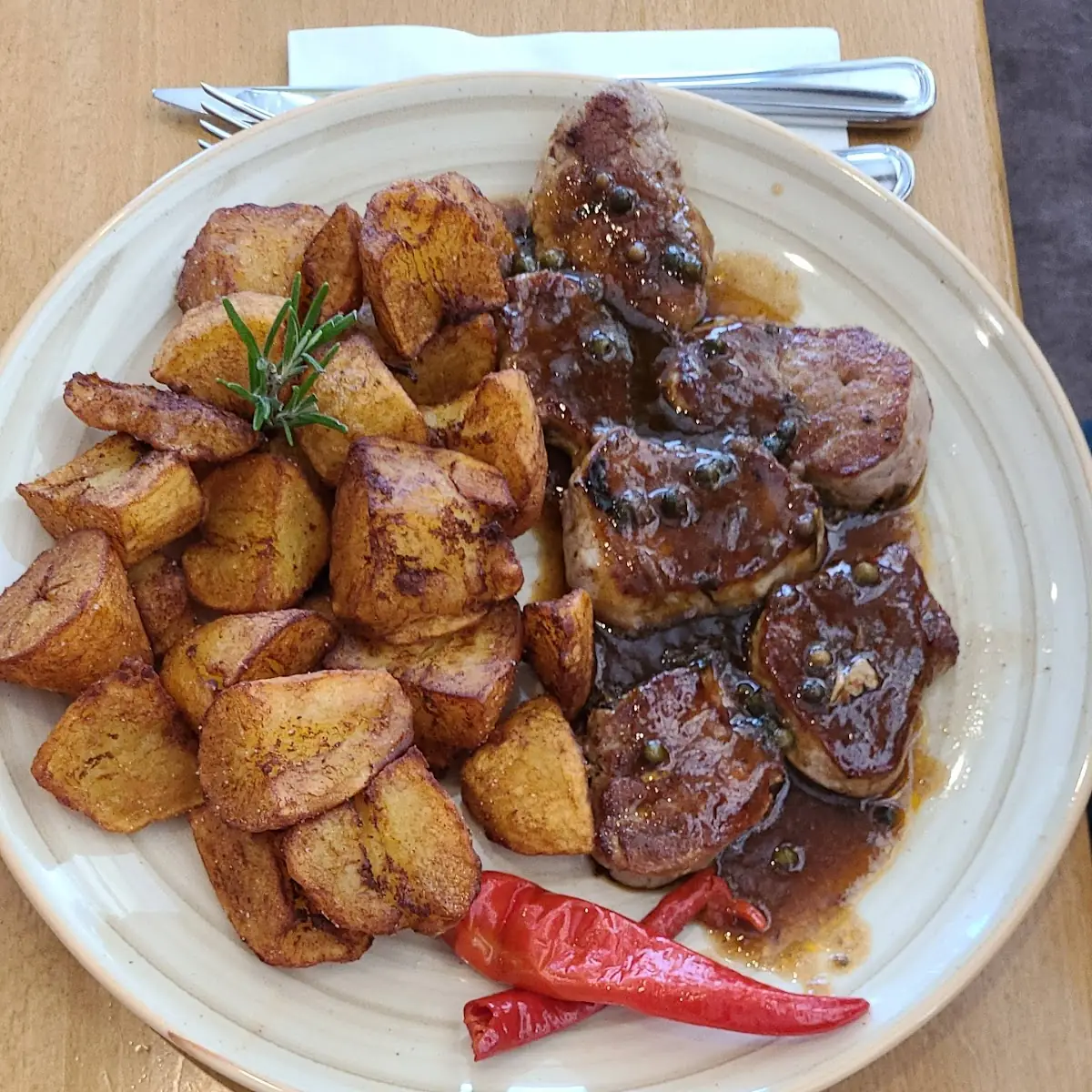 Schweinsmedaillons In Pfeffersauce