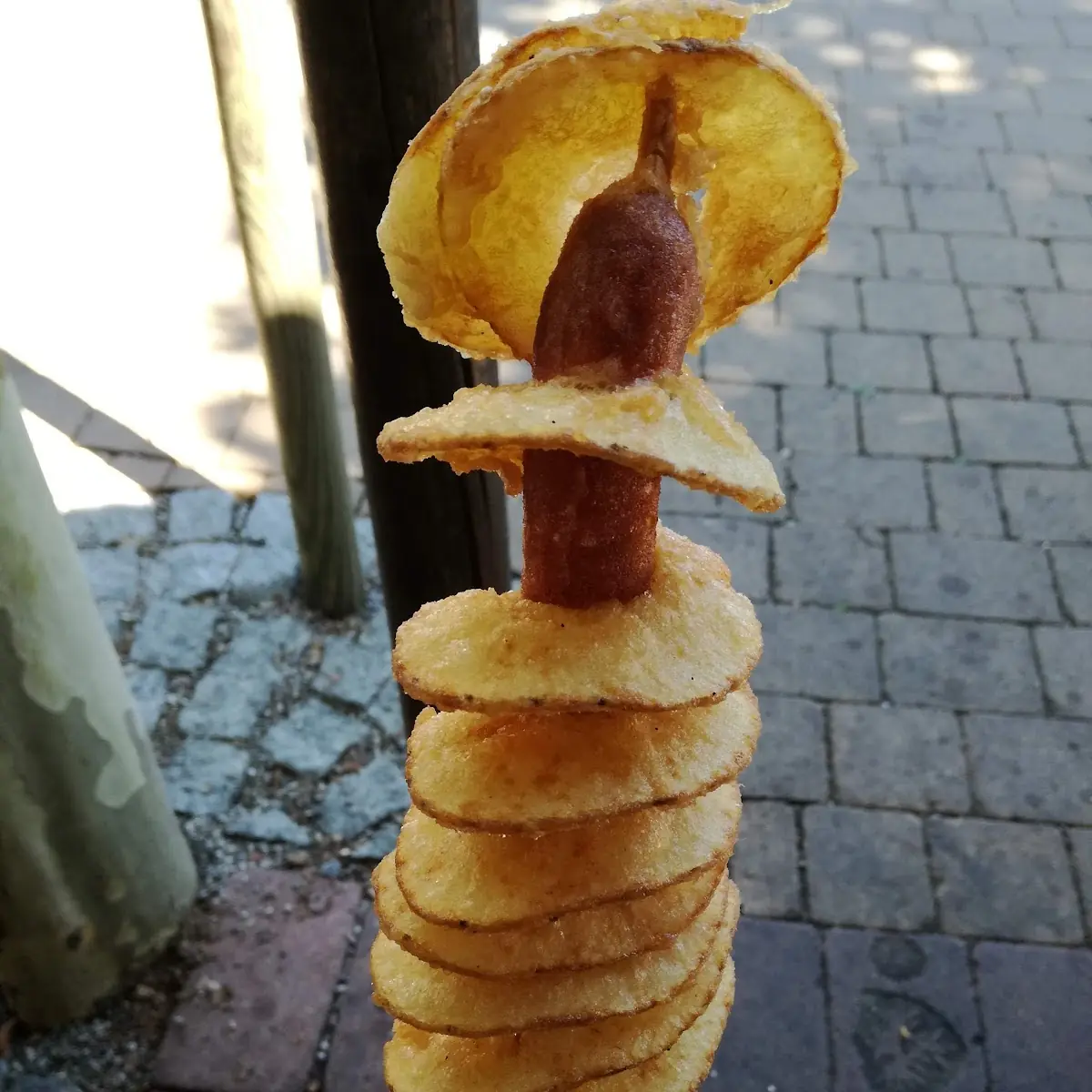 Sült Virsli Twister Krumpliban