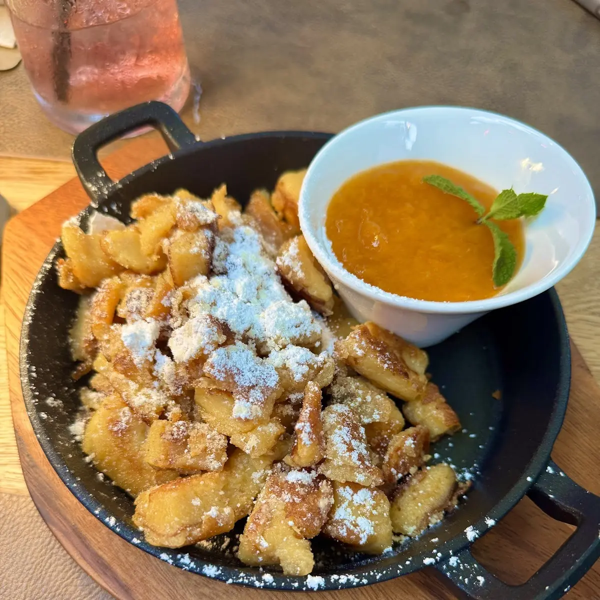 Hausgemachter Kaiserschmarrn