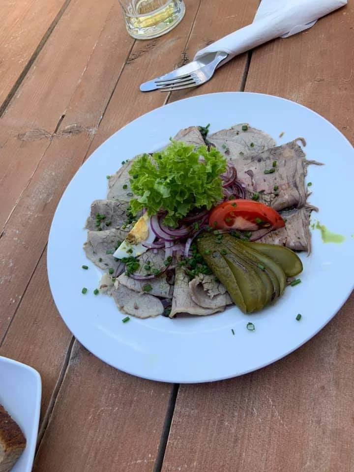 Saures Rindfleisch