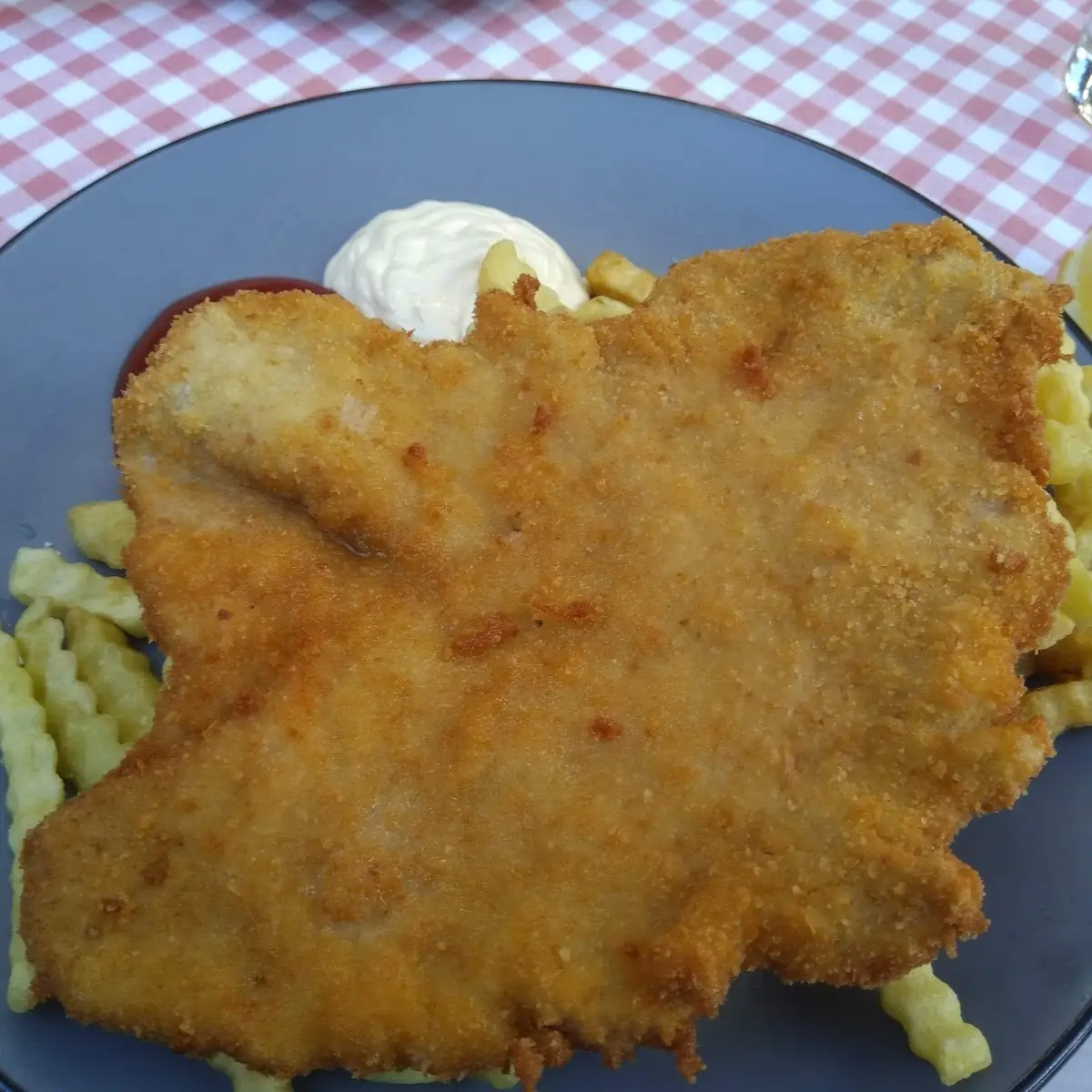 Kinder Wiener Schnitzel Mit Pommes