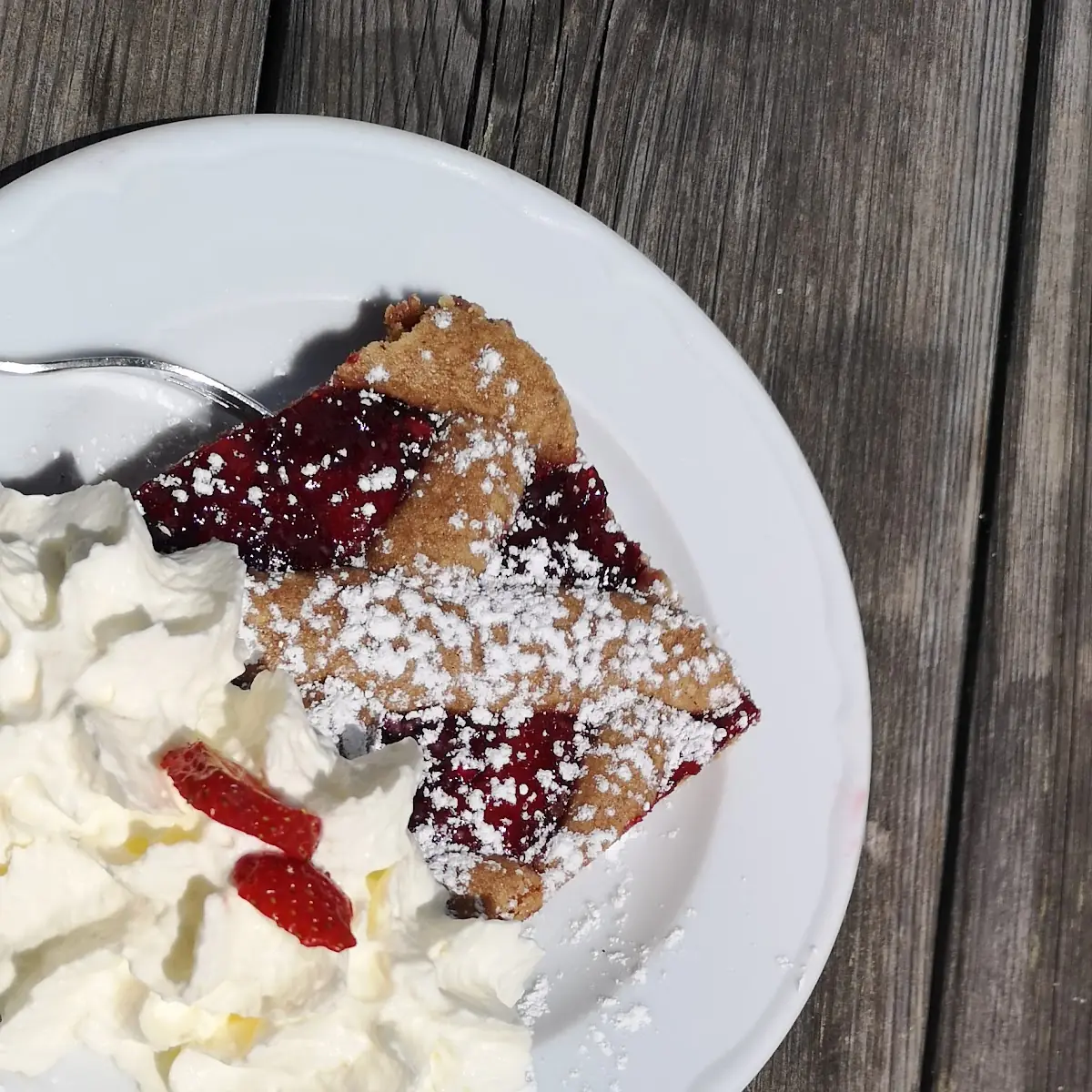 Kuchen Mit Sahne