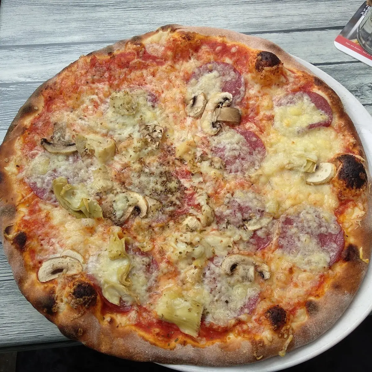 Salami Pizza