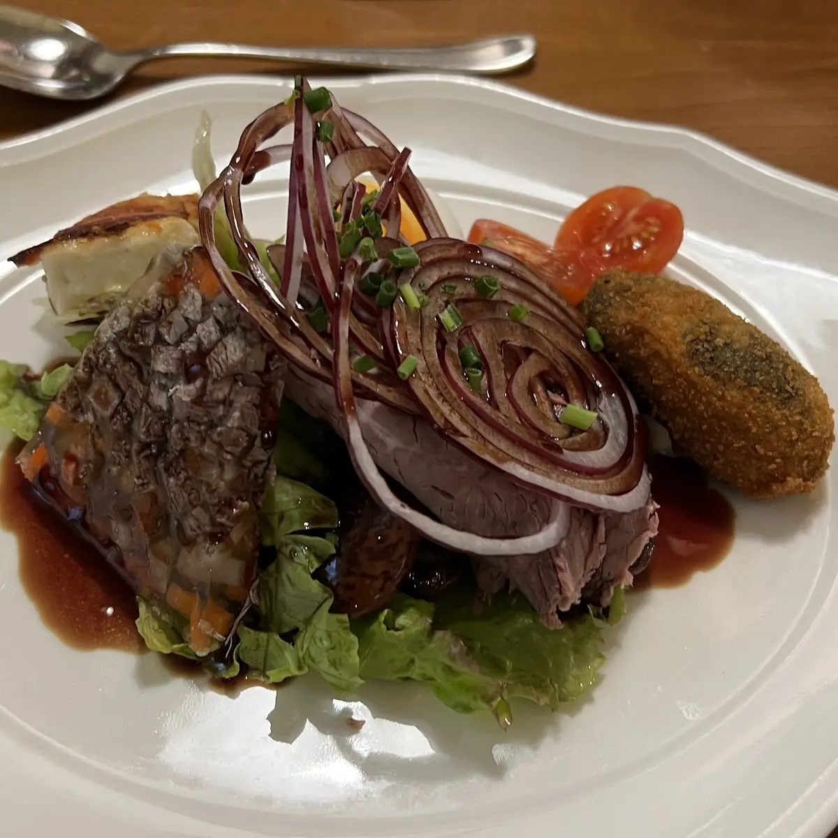 Vorspeise Sülze Kalbsbraten Panierte Blutwurst In Speck Gebratener Käse