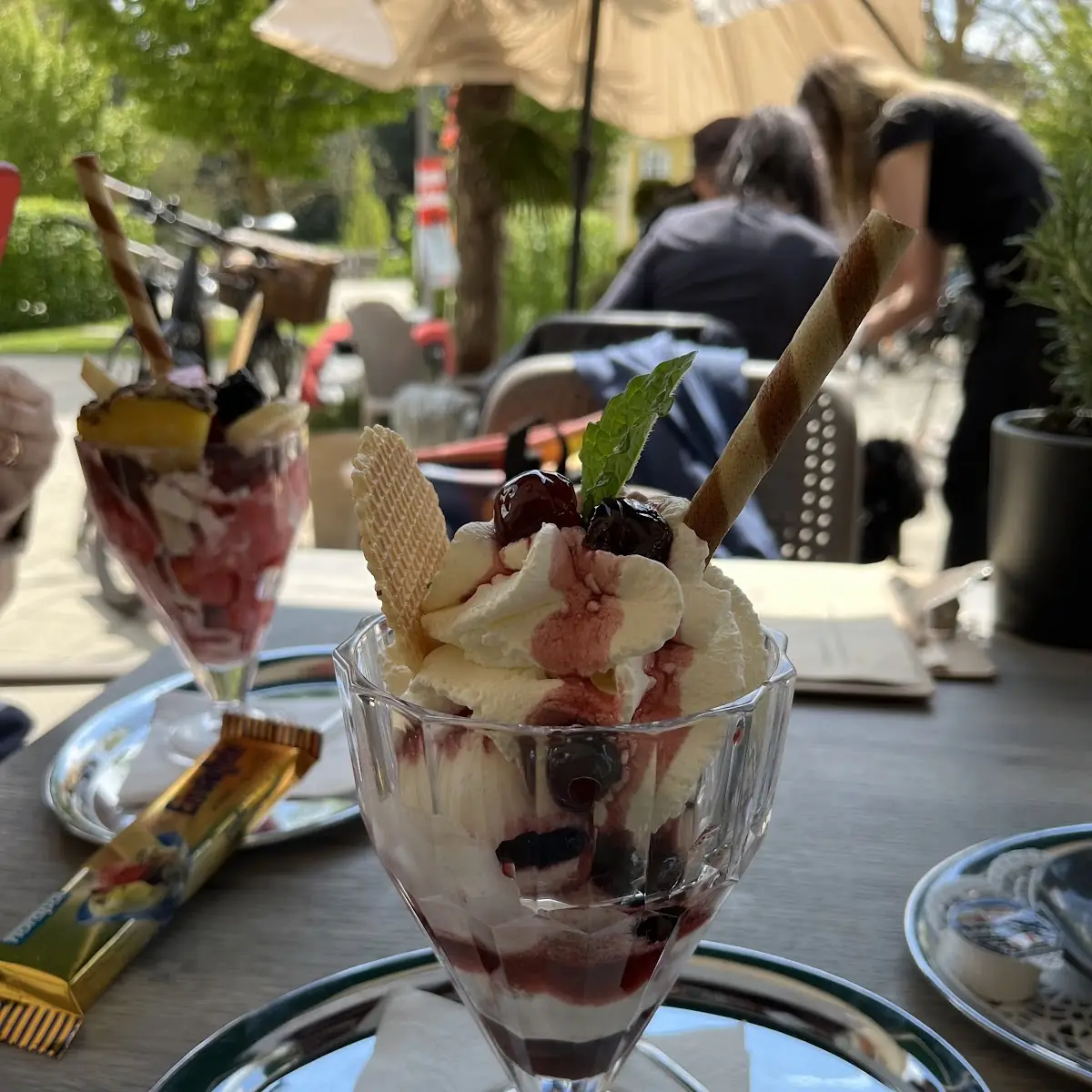 Amarena Becher