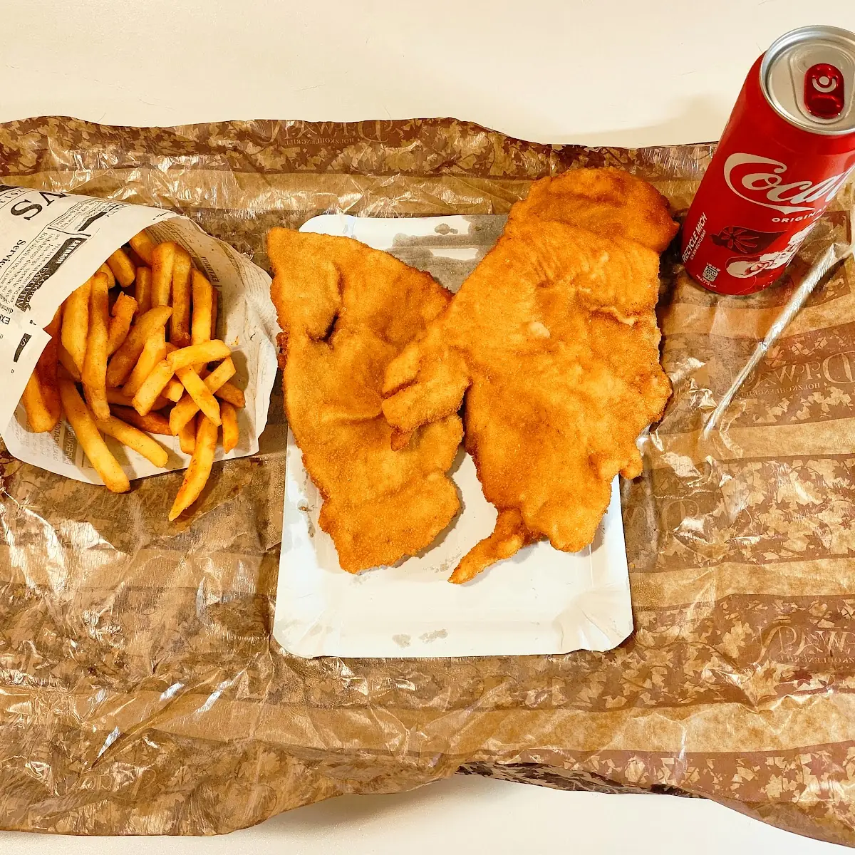 Schnitzel Menü Mit Pommes Und Cola