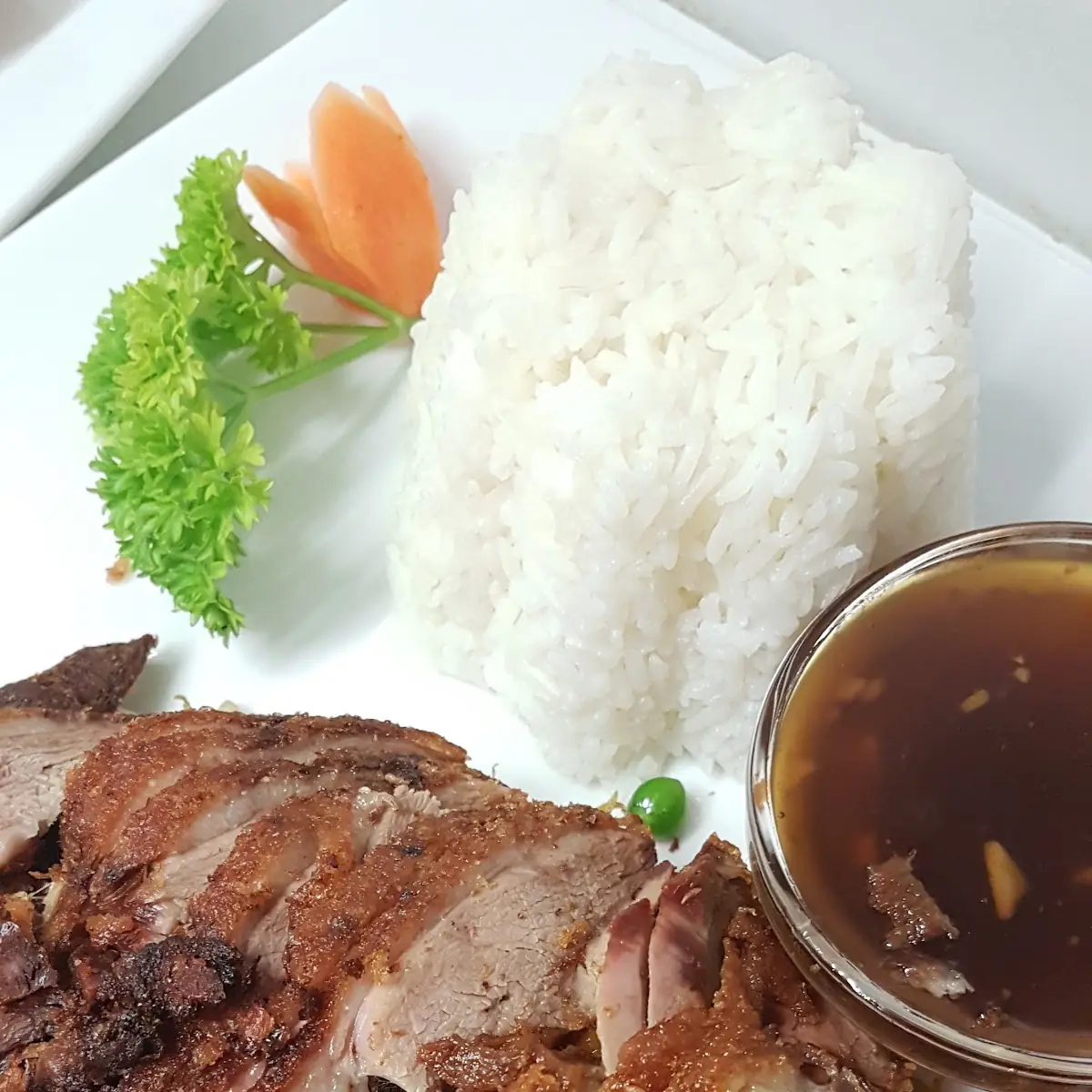 Mittagsmenü Knusprige Ente Mit Wok-gemüse