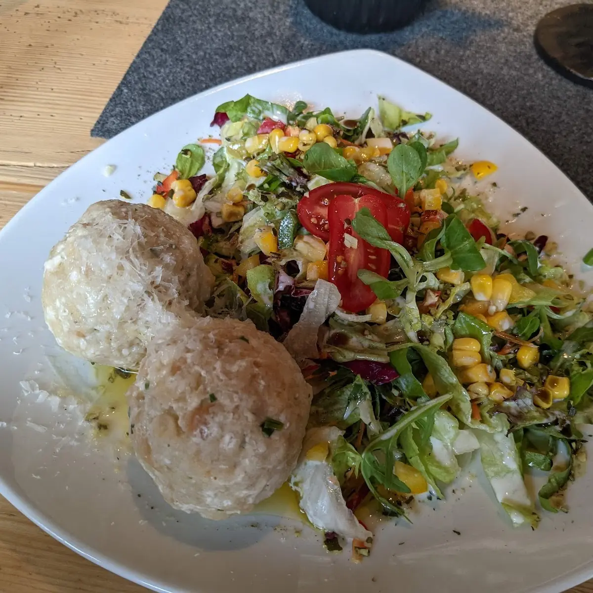 Käseknödel Mit Salat