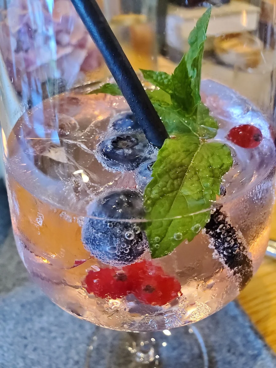 Wild Berry Aperitif