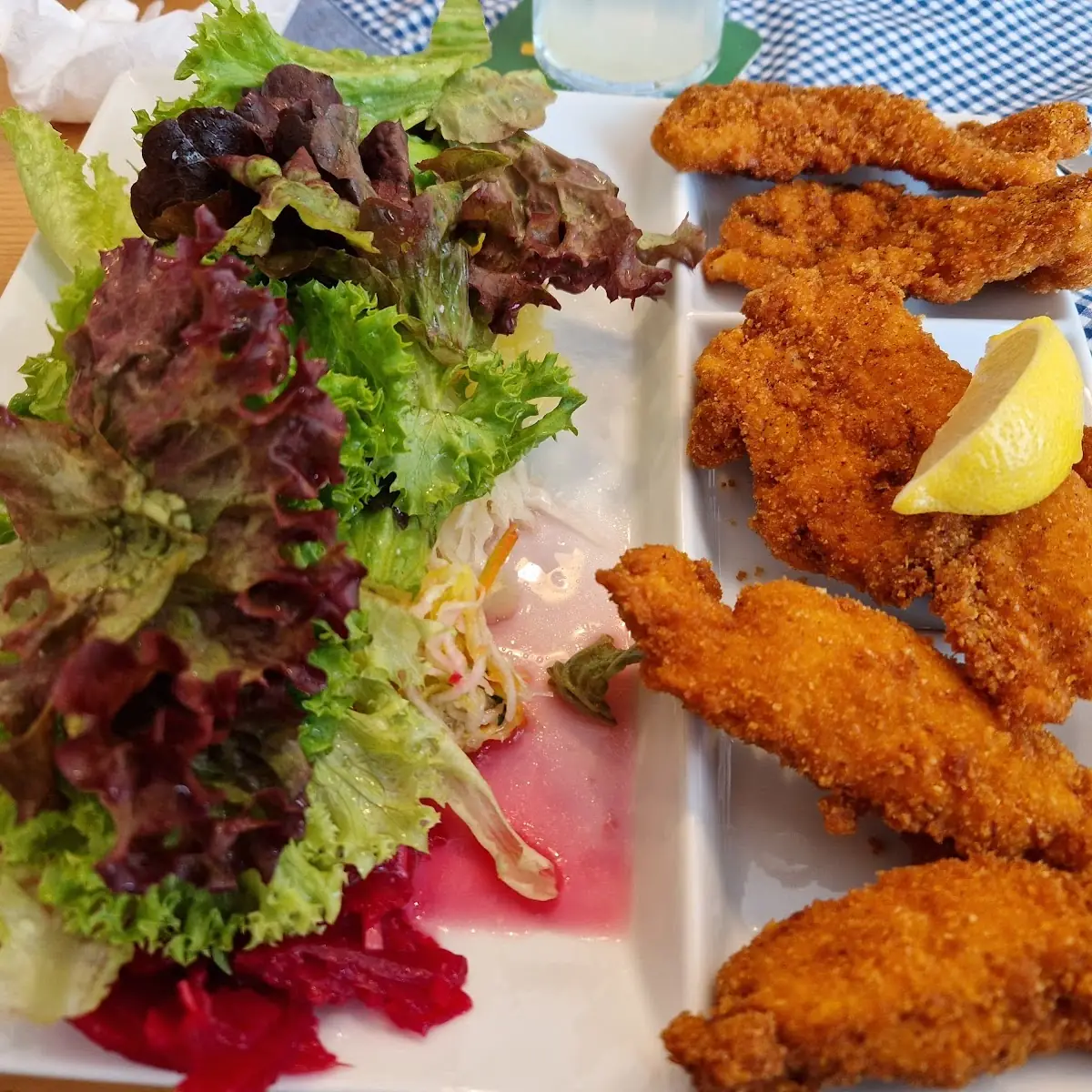 Backhendl Salat