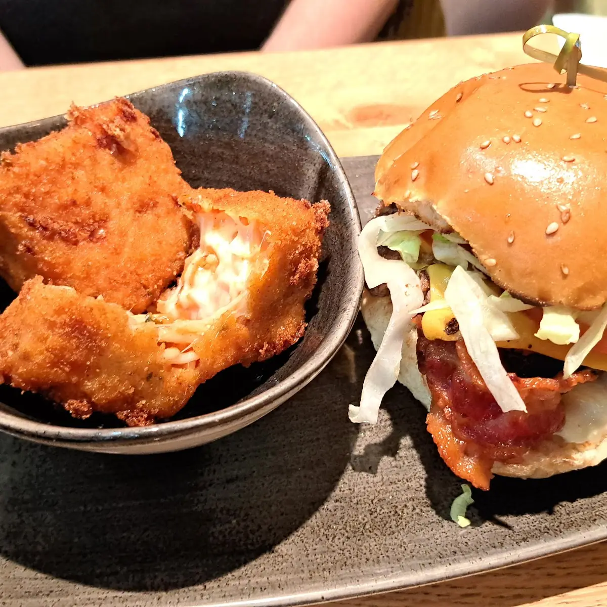 Classic Bacon Burger Mit Mac'n Cheese