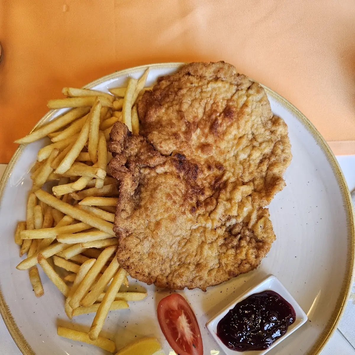 Schnitzel Wiener Art Mit Pommes Frites