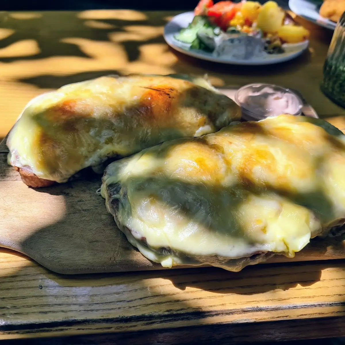 Überbackene Käsebrote