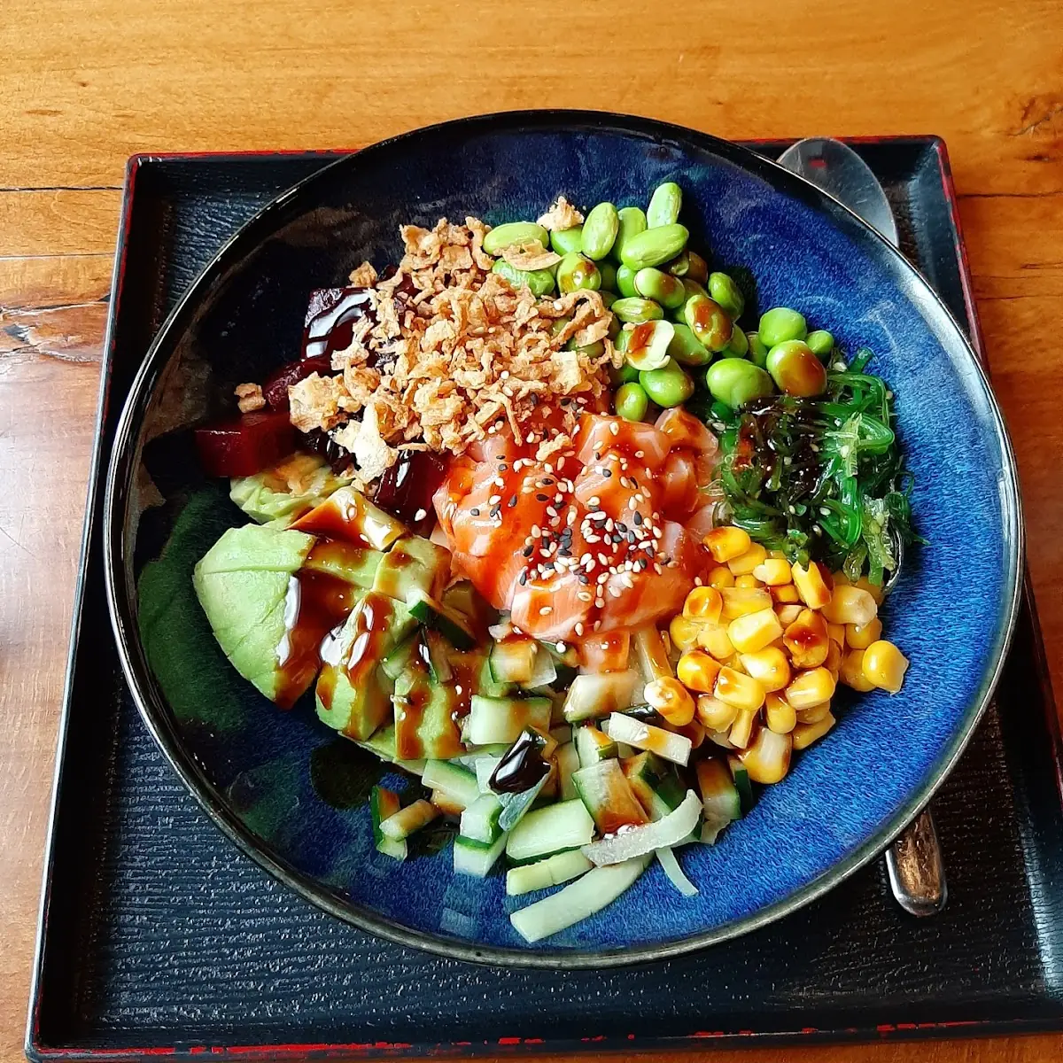 Lachs Poke Bowl Miso Suppe