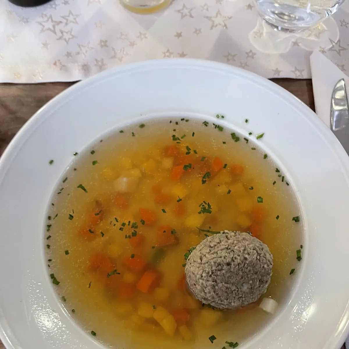 Leberknödelsuppe