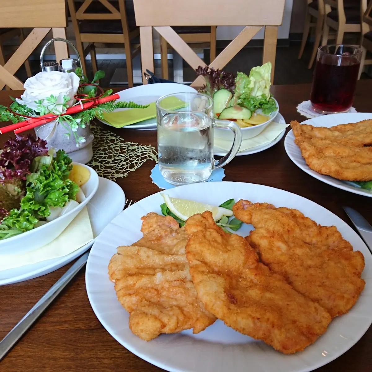 Salat Mit Hähnchen Schnitzel