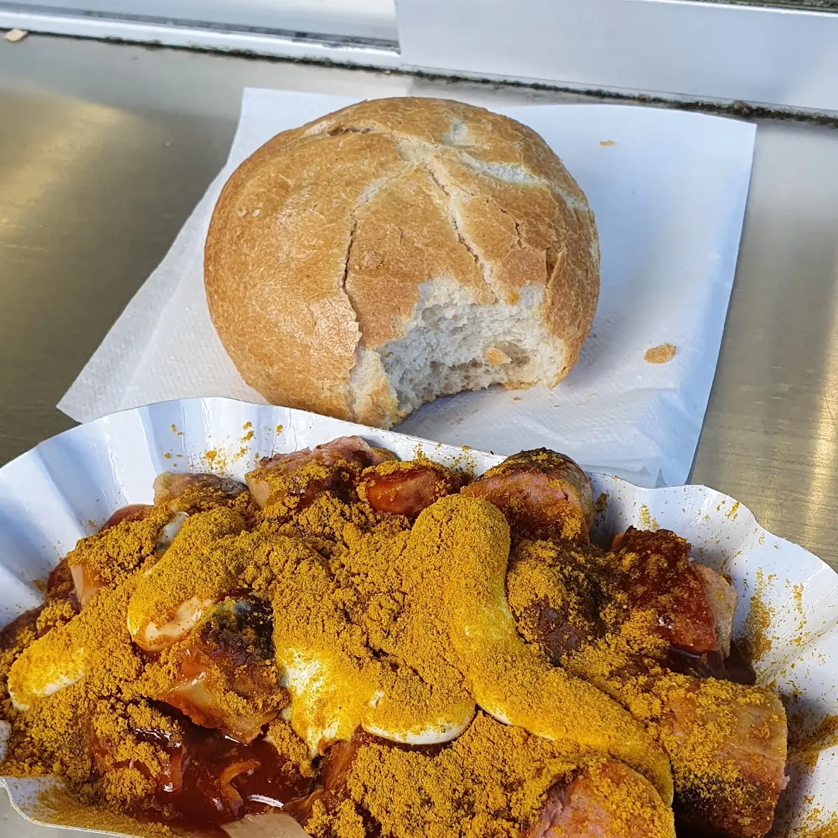 Currywurst Mit Pommes Frites