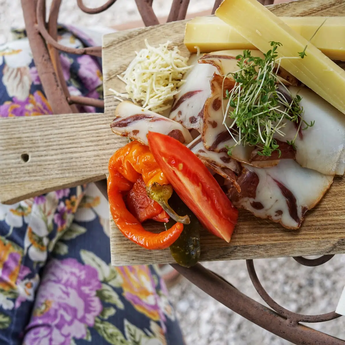 Speck Vom Magalica Schwein Und Bergkäse