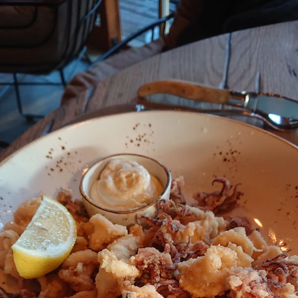 Calamari Fritti Mit Aioli