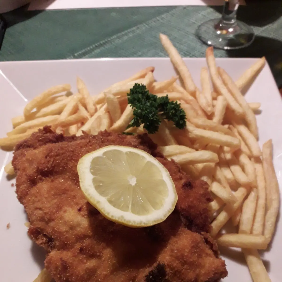 Cordon Bleu Mit Pommes