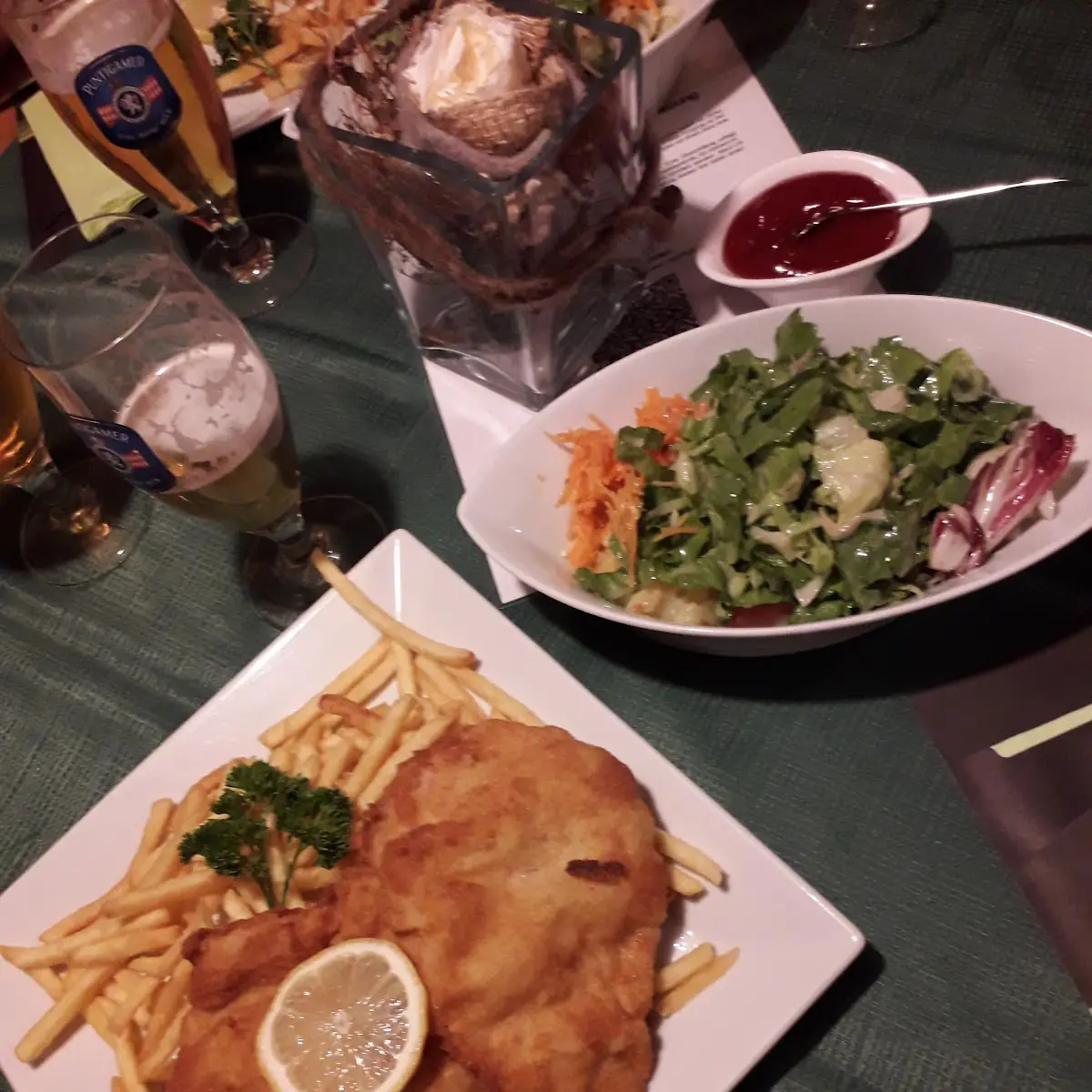 Wiener Schnitzel Mit Pommes