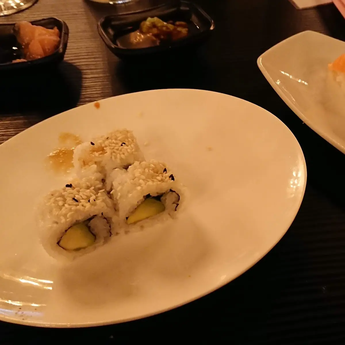Verschiedene Maki Und Sushi