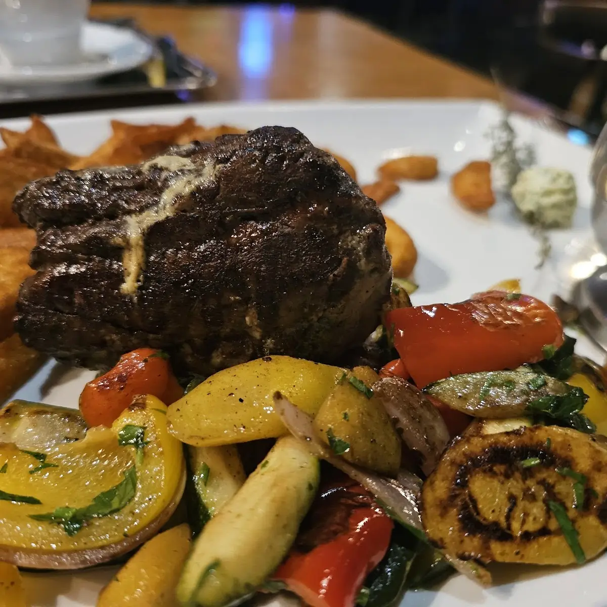 Filet Mignon 250g Mit Pommes Und Pfeffersauce