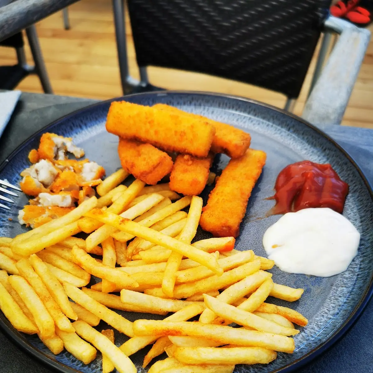 Fischstäbchen Mit Pommes
