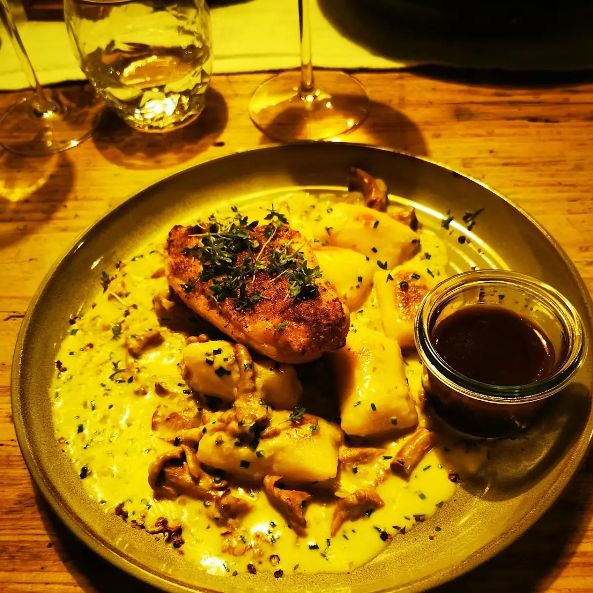 Hendelbrust Mit Eierschwammerl Gnocchi