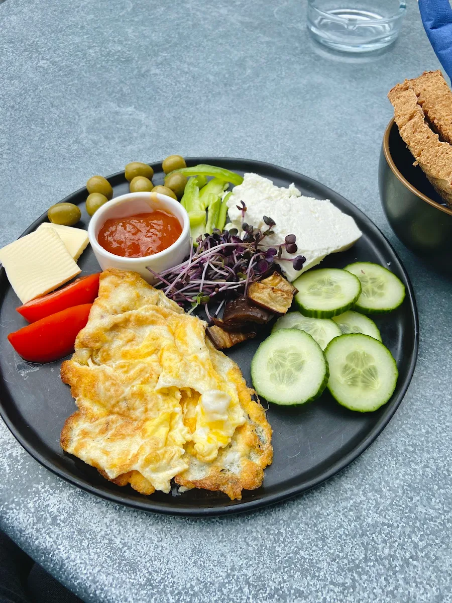 Mediterraner Frühstücksteller