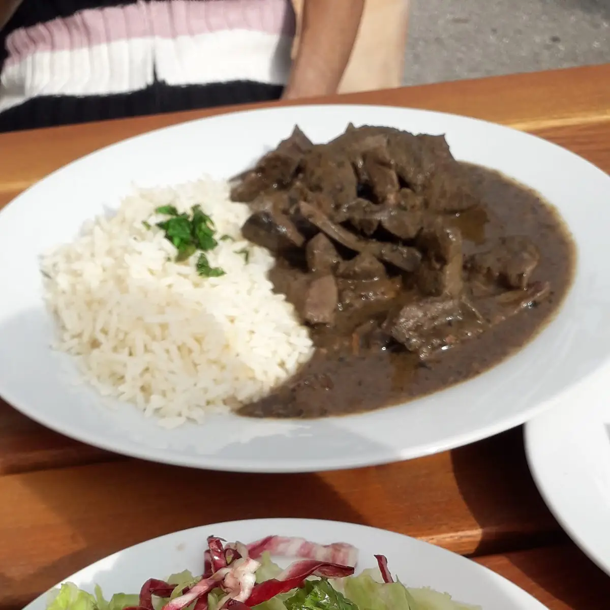 Geröstete Schweinsleber Mit Grüner Salat