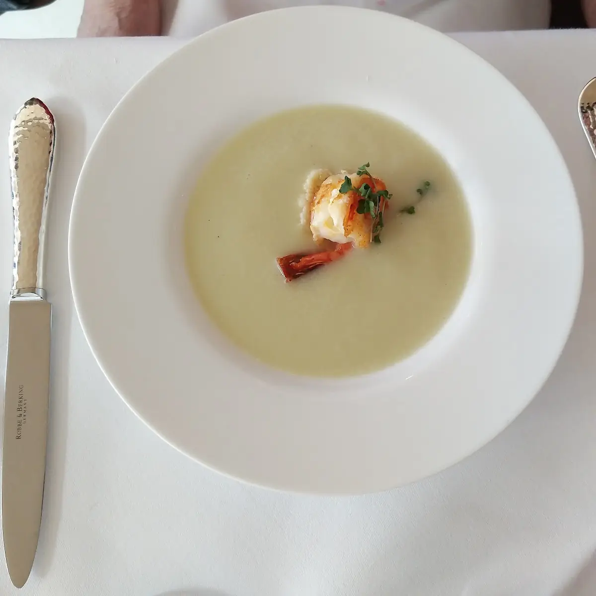 Cremesuppe Vom Karfiol Mit Black Tiger Garnele