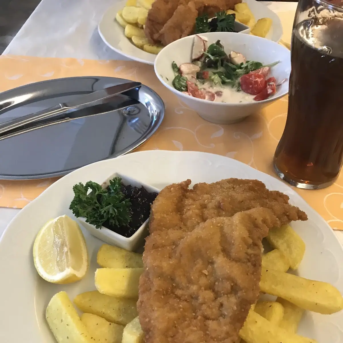 Wiener Schnitzel Mit Pommes